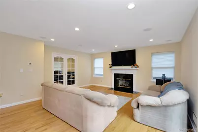 107 James Street, Massapequa, NY 11758 - Photo 21