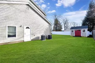 107 James St, Massapequa, NY 11758 - Photo 31