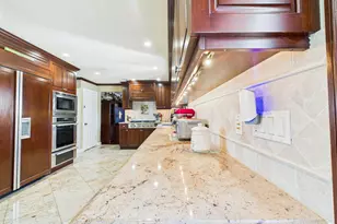 803 Michele Ln, Wantagh, NY 11793 - Photo 7