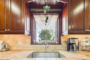 803 Michele Ln, Wantagh, NY 11793 - Photo 9