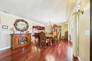 803 Michele Ln, Wantagh, NY 11793 - Photo 3