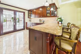 803 Michele Ln, Wantagh, NY 11793 - Photo 11