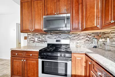 989 Sackett Avenue, Bronx, NY 10462 - Photo 9