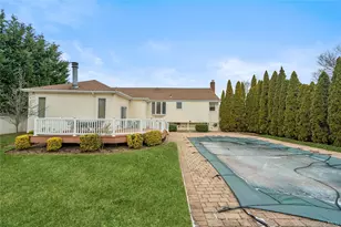 2046 Hancock Ave, North Bellmore, NY 11710 - Photo 33