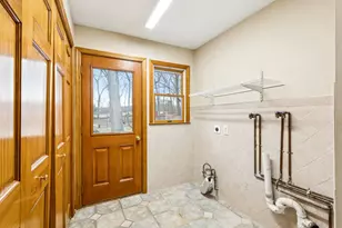 5 Linda Ct, Oyster Bay, NY 11771 - Photo 33