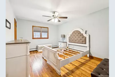 5 Linda Court, Oyster Bay, NY 11771 - Photo 25