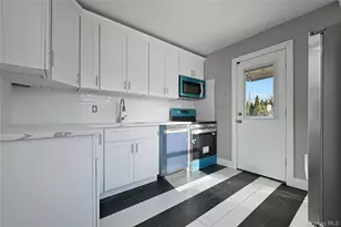 3037 N Jerusalem Rd, Levittown, NY 11756 - Photo 9