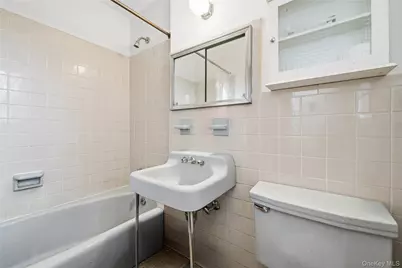 6209 Spencer Terrace, Bronx, NY 10471 - Photo 13