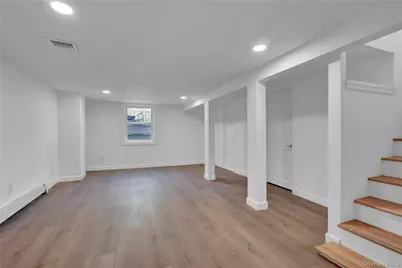 225 Norma Avenue, West Islip, NY 11795 - Photo 17