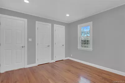 225 Norma Avenue, West Islip, NY 11795 - Photo 13