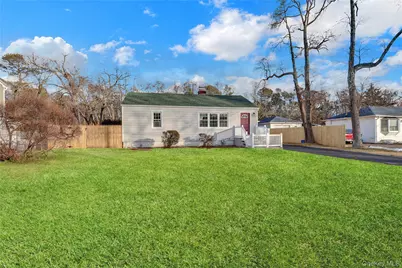 225 Norma Avenue, West Islip, NY 11795 - Photo 37