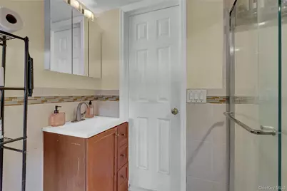 140 Long Drive, Hempstead, NY 11550 - Photo 29