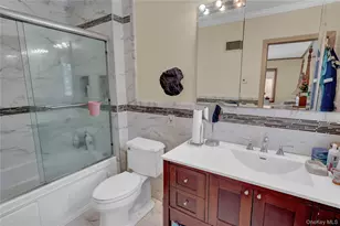 140 Long Dr, Hempstead, NY 11550 - Photo 19