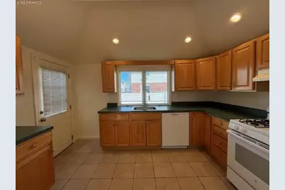 46 Firwood Road #1st, Port Washington, NY 11050 - Photo 5