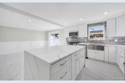 41 Perry Street, Hempstead, NY 11550 - Photo 7