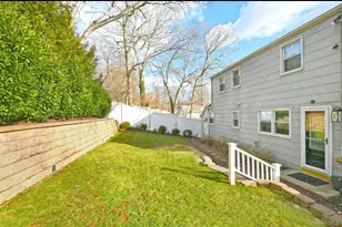 257 Melville Rd, South Huntington, NY 11746 - Photo 31