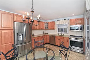 257 Melville Rd, South Huntington, NY 11746 - Photo 11