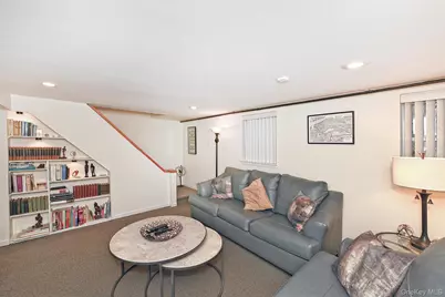 257 Melville Road, South Huntington, NY 11746 - Photo 27