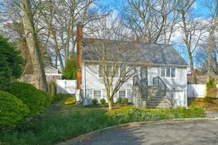 257 Melville Rd, South Huntington, NY 11746 - Photo 33