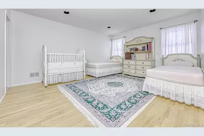 4 Hilltop Place, Monsey, NY 10952 - Photo 19