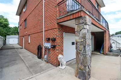 1078 Midland Avenue, Bronxville, NY 10708 - Photo 19