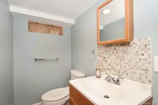 105 Dow Ave, Mineola, NY 11501 - Photo 17