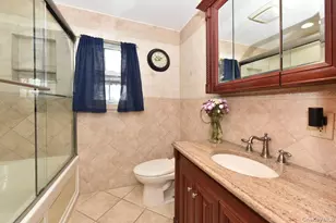 105 Dow Ave, Mineola, NY 11501 - Photo 15