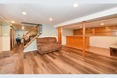 105 Dow Avenue, Mineola, NY 11501 - Photo 3