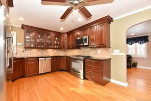 105 Dow Ave, Mineola, NY 11501 - Photo 5