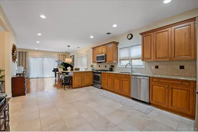 322 Elmore Avenue, East Meadow, NY 11554 - Photo 9