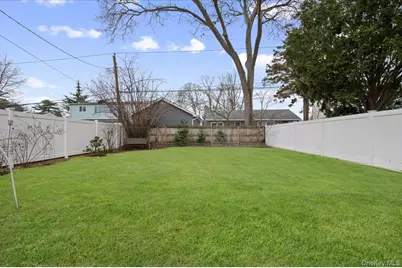 322 Elmore Avenue, East Meadow, NY 11554 - Photo 33