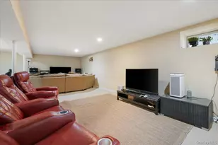 322 Elmore Ave, East Meadow, NY 11554 - Photo 25