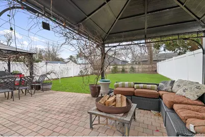 322 Elmore Avenue, East Meadow, NY 11554 - Photo 29