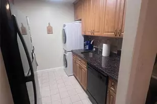 31 Richmond Blvd, Ronkonkoma, NY 11779 - Photo 5