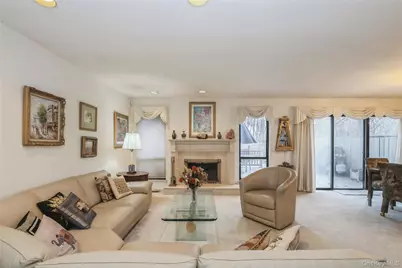 33 Club House Court #33, Jericho, NY 11753 - Photo 15