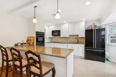 616 Duke Street, Westbury, NY 11590 - Photo 7