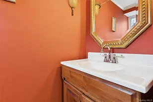 616 Duke St, Westbury, NY 11590 - Photo 15