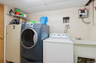 616 Duke St, Westbury, NY 11590 - Photo 15