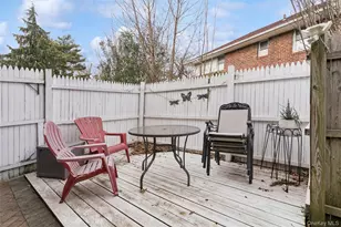 616 Duke St, Westbury, NY 11590 - Photo 23