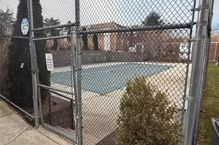 68-21A Cloverdale Ln, Oakland Gardens, NY 11364 - Photo 5