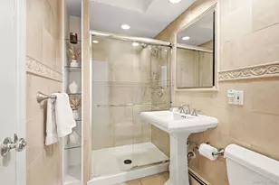 39 Lambert Ln, New Rochelle, NY 10804 - Photo 15