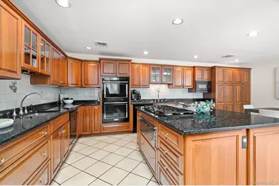 39 Lambert Lane, New Rochelle, NY 10804 - Photo 11