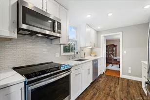 12 Stoneleigh Close, Scarsdale, NY 10583 - Photo 9