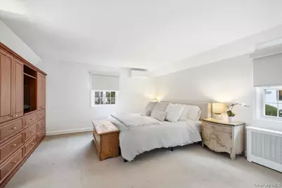 12 Stoneleigh Close, Scarsdale, NY 10583 - Photo 15