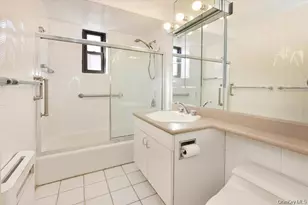 15 Hill Park Ave, Great Neck, NY 11021 - Photo 13