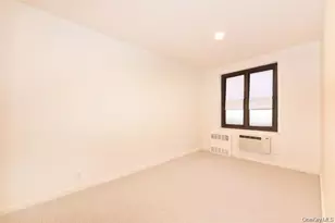 15 Hill Park Ave, Great Neck, NY 11021 - Photo 11