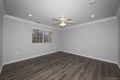 320 Lake Pointe Court #320, Middle Island, NY 11953 - Photo 5