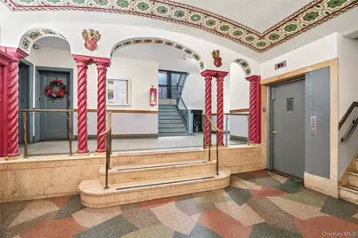 3720 81 Strret #5E, Jackson Heights, NY 11372 - Photo 17