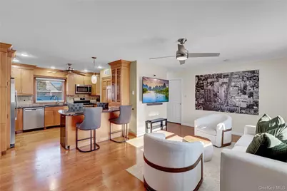 20 Collins Road, Glen Cove, NY 11542 - Photo 15