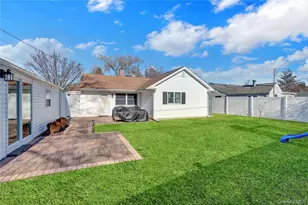 20 Collins Rd, Glen Cove, NY 11542 - Photo 5